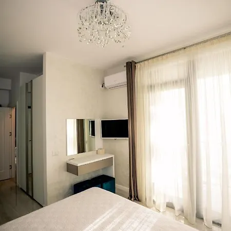 White Luna * Mamaia